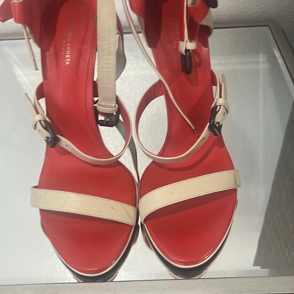 Bottega Veneta Tan strap sandals size 40 1/2